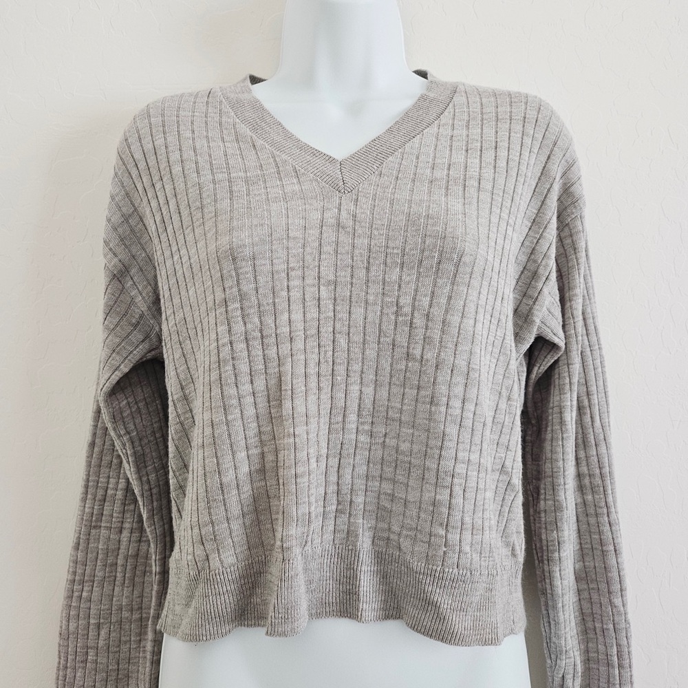 🆑️3/$15 BP Ribbed V-Neck Lightweight Cropped Sweater Taupe XL